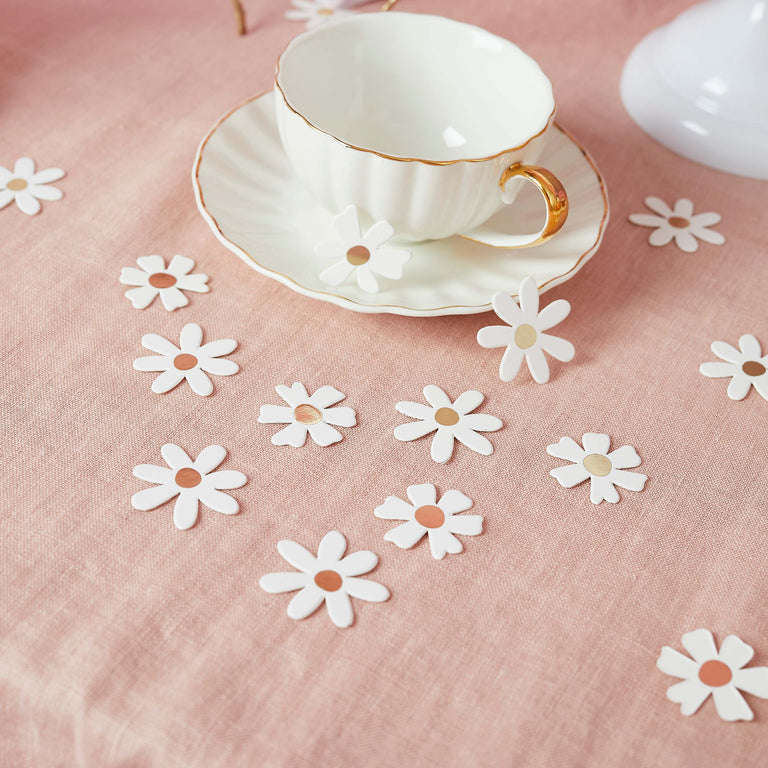 White Daisy Table Scatter