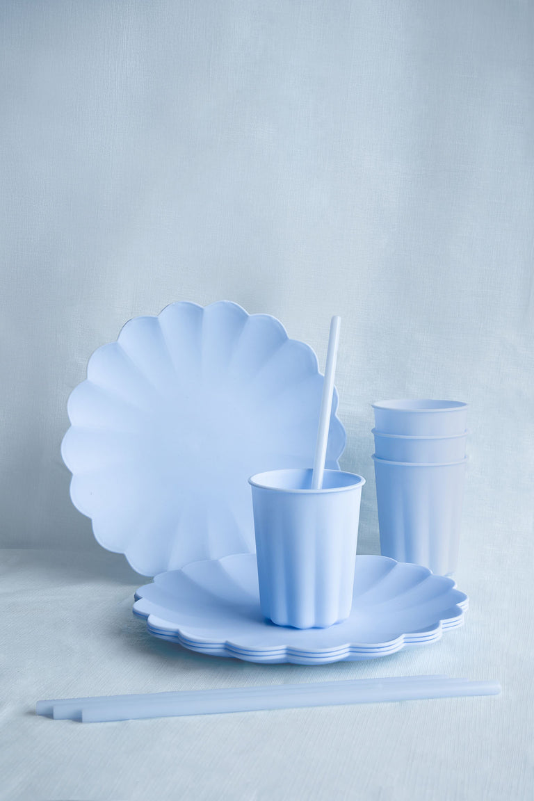 Light Blue Scalloped Plastic Cups