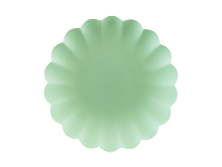 Sage Scalloped Plastic Plates